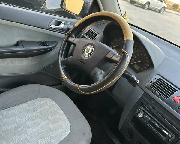 Зеленый Шкода Фабия, объемом двигателя 1.4 л и пробегом 338 тыс. км за 2600 $, фото 22 на Automoto.ua