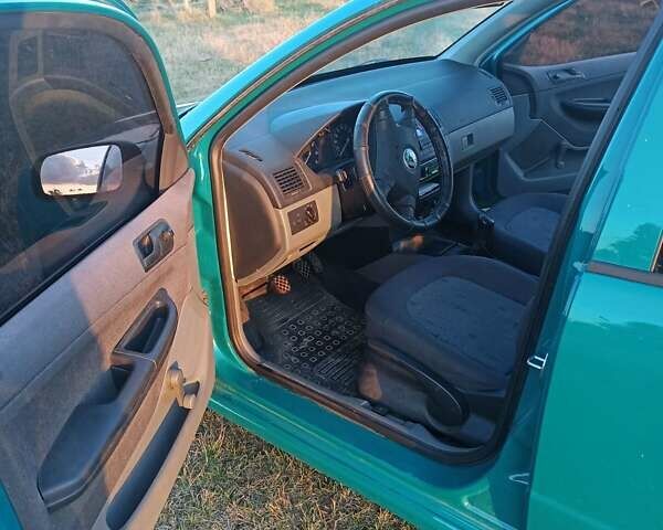 Зеленый Шкода Фабия, объемом двигателя 1.4 л и пробегом 235 тыс. км за 3200 $, фото 9 на Automoto.ua