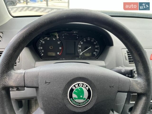 Зелений Шкода Фабія, об'ємом двигуна 1.39 л та пробігом 320 тис. км за 2900 $, фото 25 на Automoto.ua