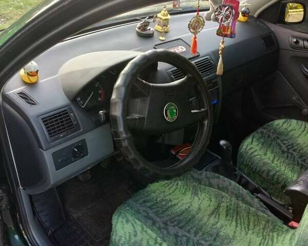 Зелений Шкода Фабія, об'ємом двигуна 1.4 л та пробігом 290 тис. км за 2900 $, фото 2 на Automoto.ua