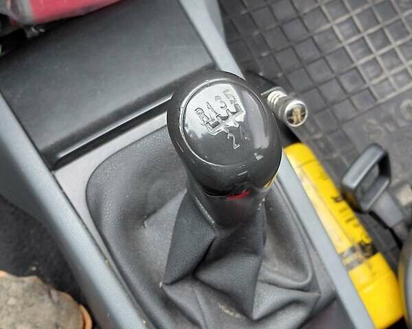 Зеленый Шкода Фабия, объемом двигателя 1.4 л и пробегом 289 тыс. км за 2800 $, фото 6 на Automoto.ua