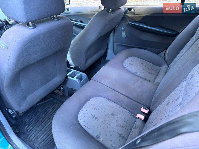 Зеленый Шкода Фабия, объемом двигателя 1.4 л и пробегом 250 тыс. км за 3150 $, фото 9 на Automoto.ua