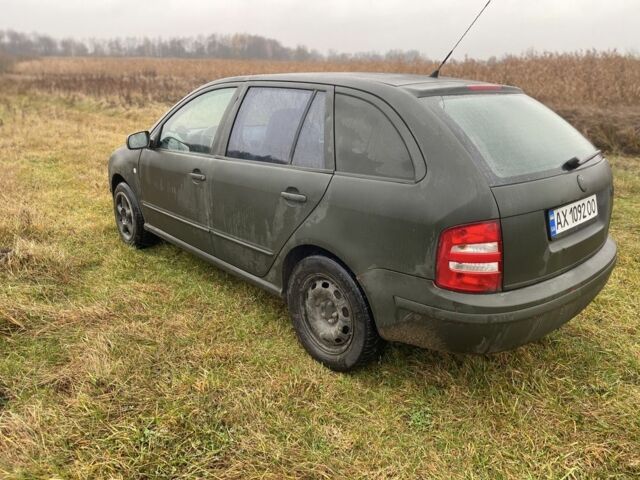 Зеленый Шкода Фабия, объемом двигателя 1.4 л и пробегом 304 тыс. км за 2400 $, фото 2 на Automoto.ua