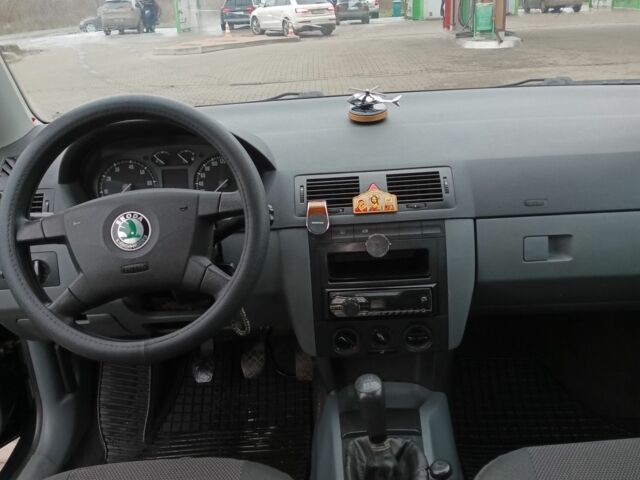 Зеленый Шкода Фабия, объемом двигателя 1.4 л и пробегом 270 тыс. км за 3600 $, фото 4 на Automoto.ua