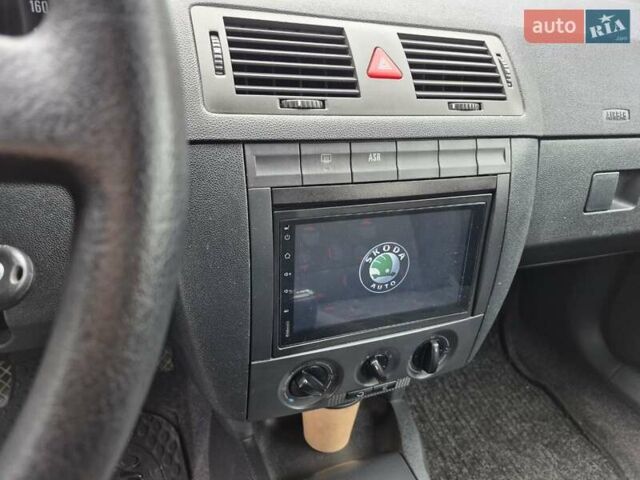 Зелений Шкода Фабія, об'ємом двигуна 1.39 л та пробігом 218 тис. км за 4300 $, фото 14 на Automoto.ua