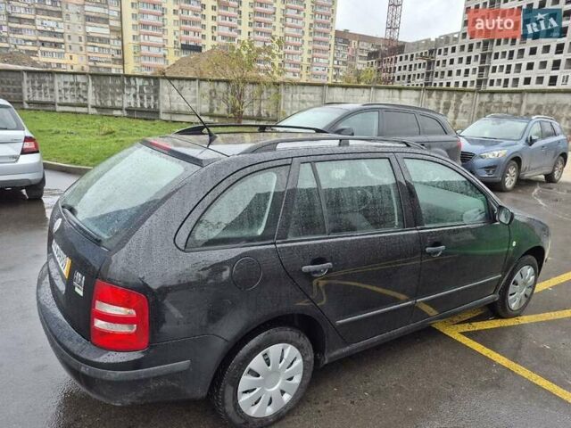 Зелений Шкода Фабія, об'ємом двигуна 1.39 л та пробігом 218 тис. км за 4300 $, фото 5 на Automoto.ua