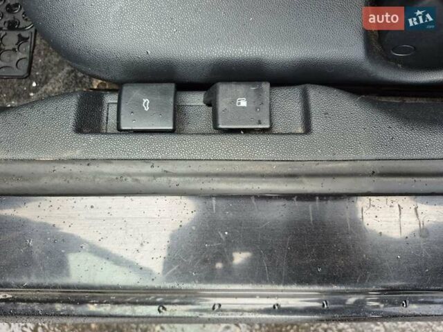 Зелений Шкода Фабія, об'ємом двигуна 1.39 л та пробігом 218 тис. км за 4300 $, фото 16 на Automoto.ua