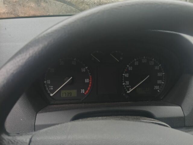 Зелений Шкода Фабія, об'ємом двигуна 1.4 л та пробігом 179 тис. км за 4000 $, фото 5 на Automoto.ua