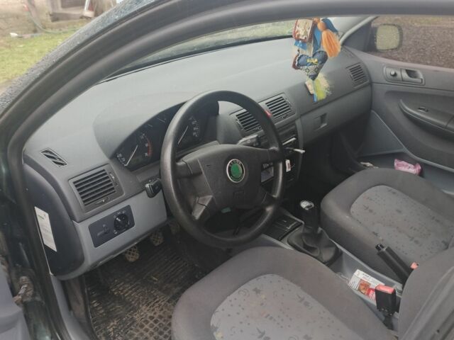 Зелений Шкода Фабія, об'ємом двигуна 1.4 л та пробігом 179 тис. км за 4000 $, фото 3 на Automoto.ua