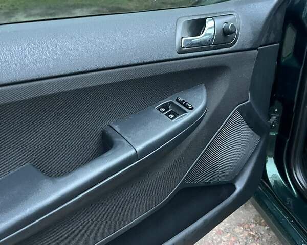 Зелений Шкода Фабія, об'ємом двигуна 1.4 л та пробігом 268 тис. км за 3400 $, фото 10 на Automoto.ua