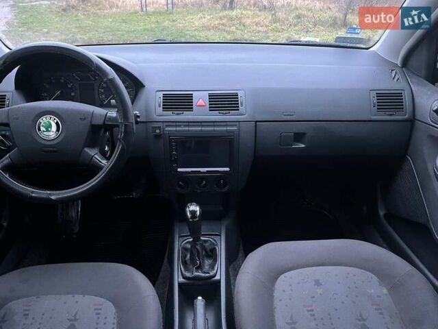 Зелений Шкода Фабія, об'ємом двигуна 1.4 л та пробігом 268 тис. км за 3400 $, фото 1 на Automoto.ua