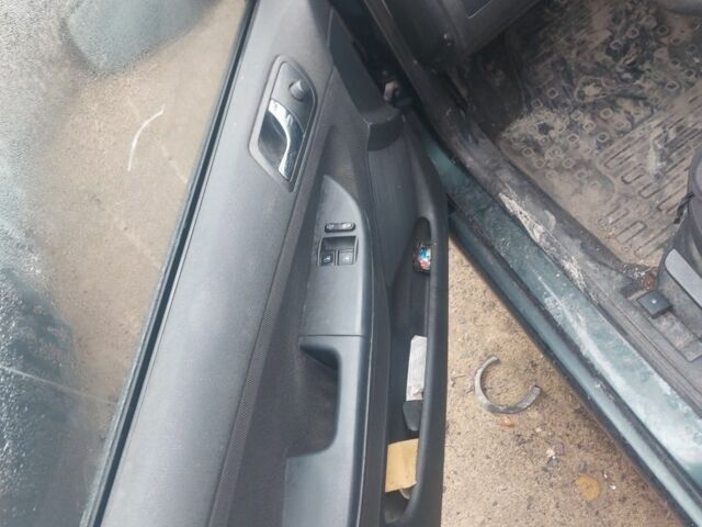 Зеленый Шкода Фабия, объемом двигателя 0 л и пробегом 200 тыс. км за 1199 $, фото 5 на Automoto.ua