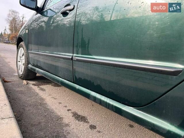 Зеленый Шкода Фабия, объемом двигателя 1.39 л и пробегом 232 тыс. км за 4200 $, фото 2 на Automoto.ua