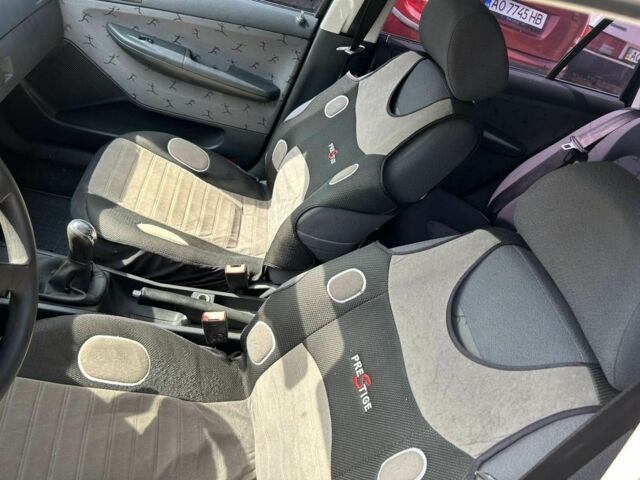 Зелений Шкода Фабія, об'ємом двигуна 1.2 л та пробігом 200 тис. км за 3050 $, фото 4 на Automoto.ua