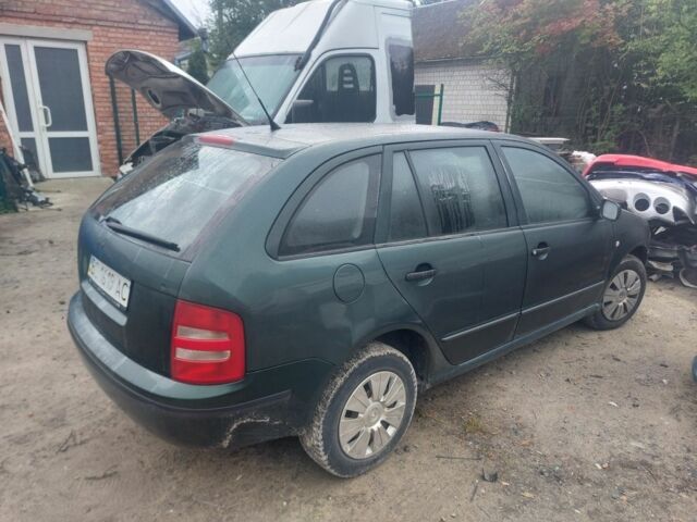 Зеленый Шкода Фабия, объемом двигателя 0 л и пробегом 200 тыс. км за 1199 $, фото 3 на Automoto.ua