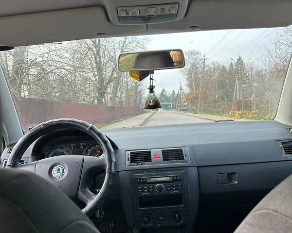 Зеленый Шкода Фабия, объемом двигателя 1.39 л и пробегом 232 тыс. км за 4200 $, фото 10 на Automoto.ua