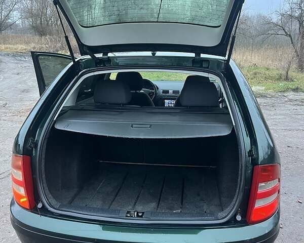 Зелений Шкода Фабія, об'ємом двигуна 1.4 л та пробігом 268 тис. км за 3400 $, фото 5 на Automoto.ua