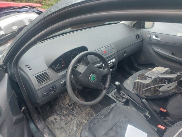 Зеленый Шкода Фабия, объемом двигателя 0 л и пробегом 200 тыс. км за 1199 $, фото 4 на Automoto.ua