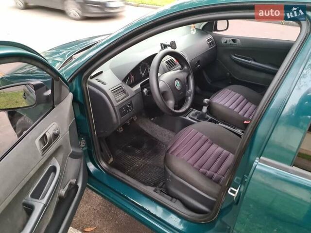 Зеленый Шкода Фабия, объемом двигателя 1.2 л и пробегом 274 тыс. км за 2800 $, фото 7 на Automoto.ua