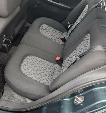 Зеленый Шкода Фабия, объемом двигателя 1.39 л и пробегом 230 тыс. км за 3800 $, фото 9 на Automoto.ua