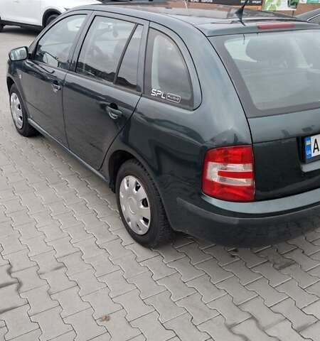 Зеленый Шкода Фабия, объемом двигателя 1.39 л и пробегом 230 тыс. км за 3800 $, фото 4 на Automoto.ua