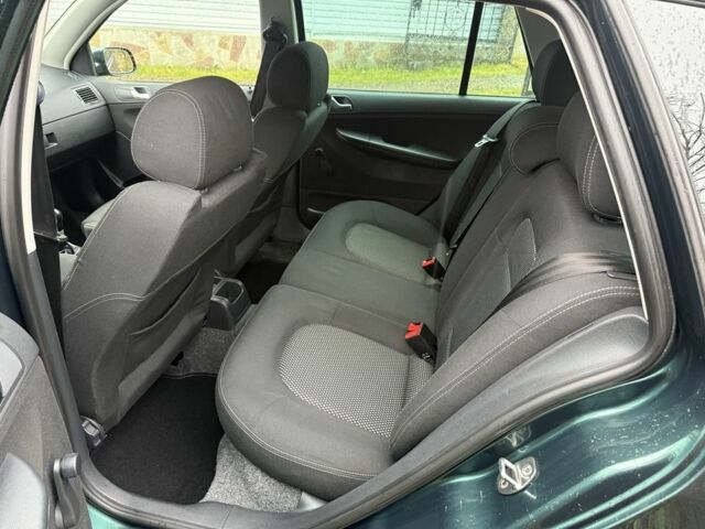 Зеленый Шкода Фабия, объемом двигателя 1.4 л и пробегом 265 тыс. км за 4600 $, фото 17 на Automoto.ua