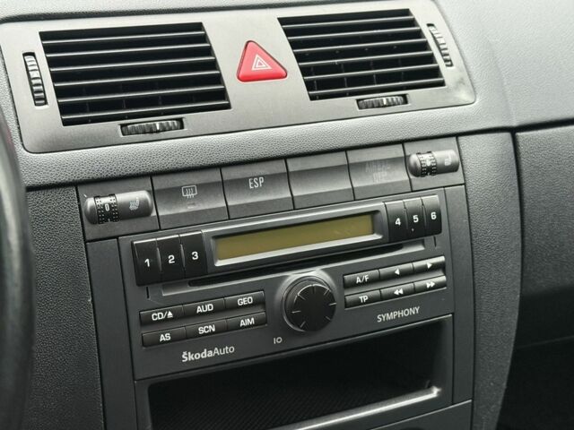 Зеленый Шкода Фабия, объемом двигателя 1.4 л и пробегом 265 тыс. км за 4600 $, фото 13 на Automoto.ua