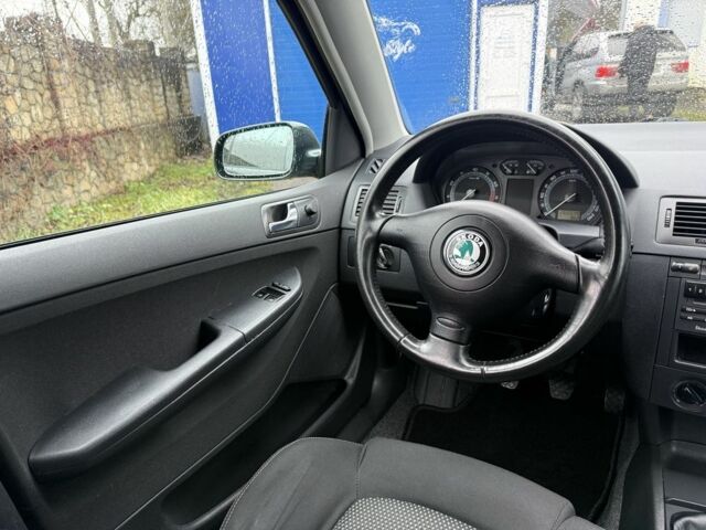 Зеленый Шкода Фабия, объемом двигателя 1.4 л и пробегом 265 тыс. км за 4600 $, фото 15 на Automoto.ua