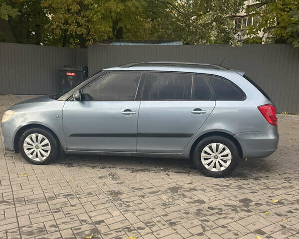 Зеленый Шкода Фабия, объемом двигателя 1.39 л и пробегом 284 тыс. км за 3499 $, фото 6 на Automoto.ua