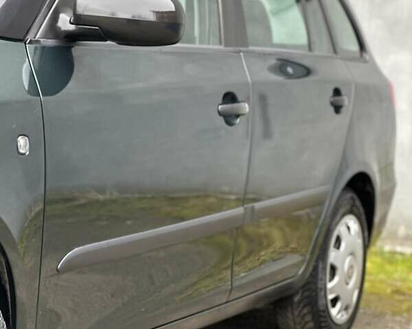 Зеленый Шкода Фабия, объемом двигателя 1.39 л и пробегом 200 тыс. км за 4299 $, фото 7 на Automoto.ua