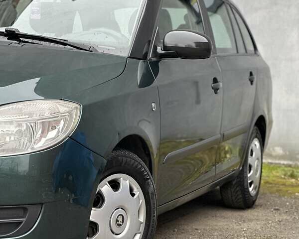 Зеленый Шкода Фабия, объемом двигателя 1.39 л и пробегом 200 тыс. км за 4299 $, фото 6 на Automoto.ua