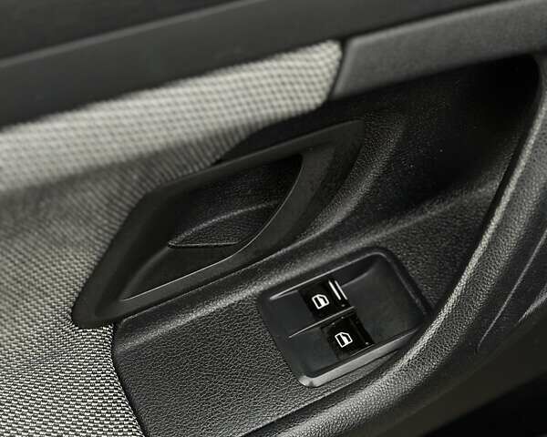 Зеленый Шкода Фабия, объемом двигателя 1.39 л и пробегом 200 тыс. км за 4299 $, фото 32 на Automoto.ua