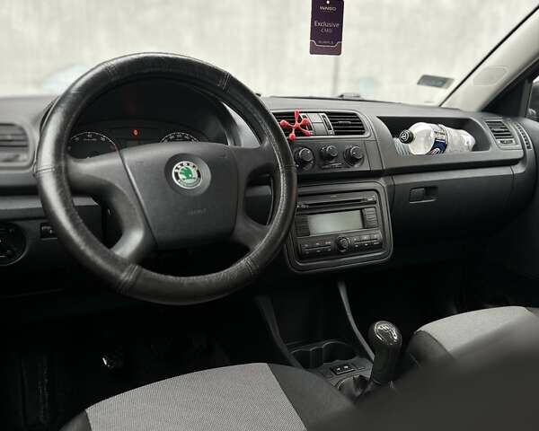 Зеленый Шкода Фабия, объемом двигателя 1.39 л и пробегом 200 тыс. км за 4299 $, фото 36 на Automoto.ua