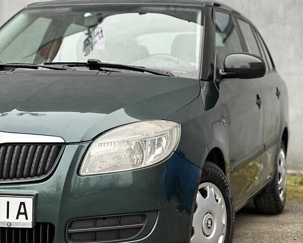 Зеленый Шкода Фабия, объемом двигателя 1.39 л и пробегом 200 тыс. км за 4299 $, фото 4 на Automoto.ua