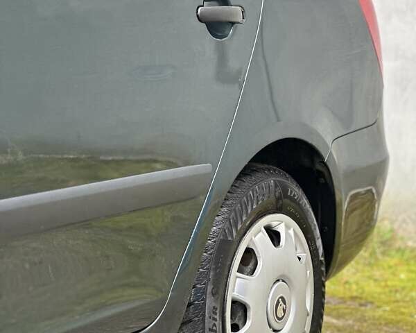 Зеленый Шкода Фабия, объемом двигателя 1.39 л и пробегом 200 тыс. км за 4299 $, фото 12 на Automoto.ua