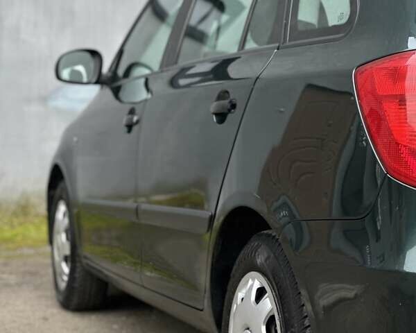 Зеленый Шкода Фабия, объемом двигателя 1.39 л и пробегом 200 тыс. км за 4299 $, фото 25 на Automoto.ua