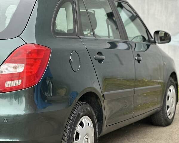 Зеленый Шкода Фабия, объемом двигателя 1.39 л и пробегом 200 тыс. км за 4299 $, фото 28 на Automoto.ua