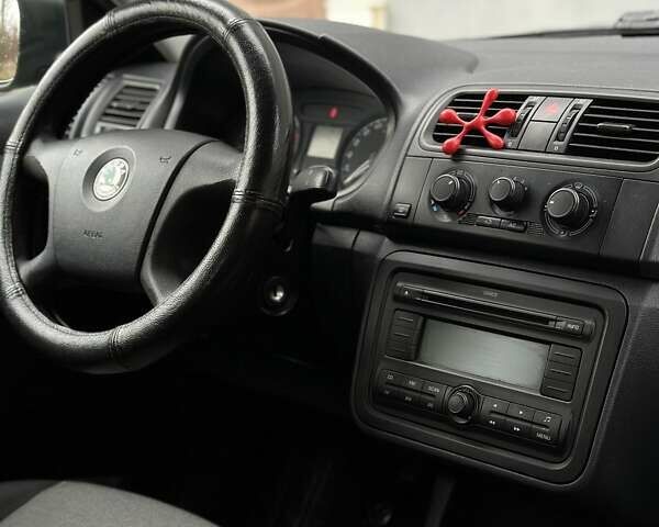 Зеленый Шкода Фабия, объемом двигателя 1.39 л и пробегом 200 тыс. км за 4299 $, фото 44 на Automoto.ua