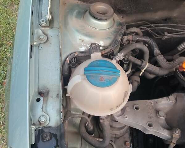 Зеленый Шкода Фабия, объемом двигателя 1.2 л и пробегом 152 тыс. км за 4600 $, фото 5 на Automoto.ua