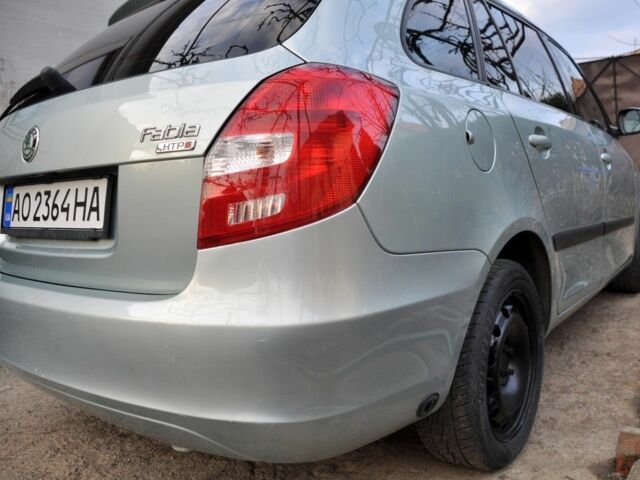 Шкода Фабия 2009 в Мукачеве на Automoto.ua Зеленый Шкода Фабия, объемом двигателя 1.2 л и пробегом 290 тыс. км за 5700 $, фото 2 на Automoto.ua
