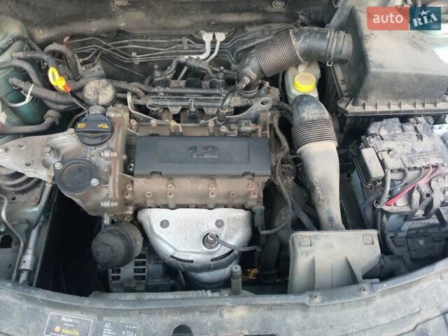 Зеленый Шкода Фабия, объемом двигателя 1.2 л и пробегом 152 тыс. км за 4600 $, фото 6 на Automoto.ua
