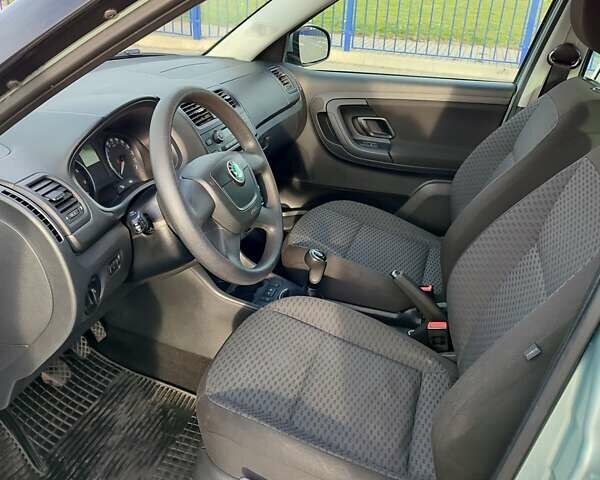 Зеленый Шкода Фабия, объемом двигателя 1.2 л и пробегом 193 тыс. км за 5500 $, фото 12 на Automoto.ua