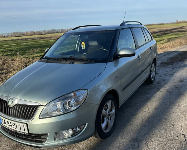 Зеленый Шкода Фабия, объемом двигателя 1.2 л и пробегом 240 тыс. км за 6550 $, фото 2 на Automoto.ua