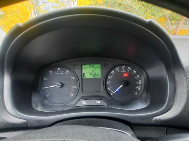 Зеленый Шкода Фабия, объемом двигателя 1.2 л и пробегом 168 тыс. км за 4400 $, фото 6 на Automoto.ua