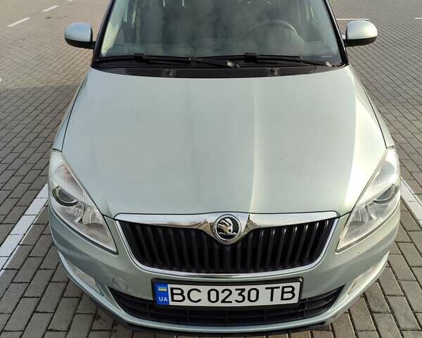 Зеленый Шкода Фабия, объемом двигателя 1.2 л и пробегом 193 тыс. км за 5500 $, фото 4 на Automoto.ua