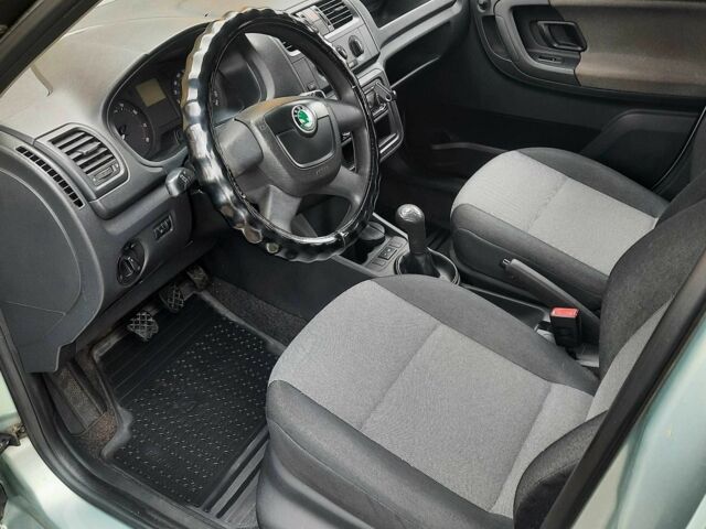 Зеленый Шкода Фабия, объемом двигателя 1.2 л и пробегом 168 тыс. км за 4400 $, фото 7 на Automoto.ua