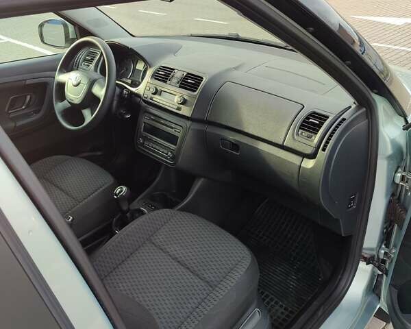 Зеленый Шкода Фабия, объемом двигателя 1.2 л и пробегом 193 тыс. км за 5500 $, фото 2 на Automoto.ua