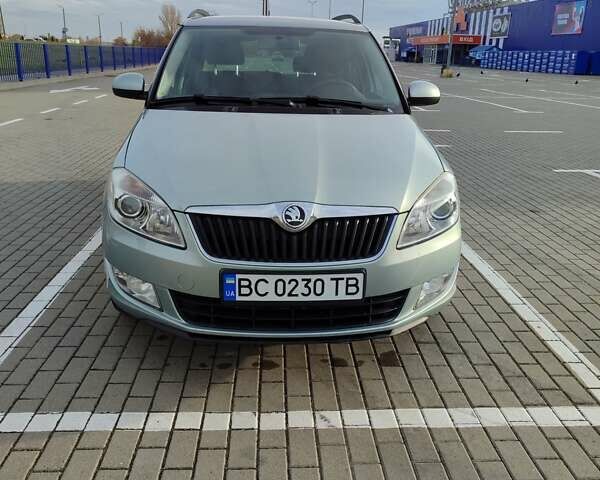 Зеленый Шкода Фабия, объемом двигателя 1.2 л и пробегом 193 тыс. км за 5500 $, фото 5 на Automoto.ua