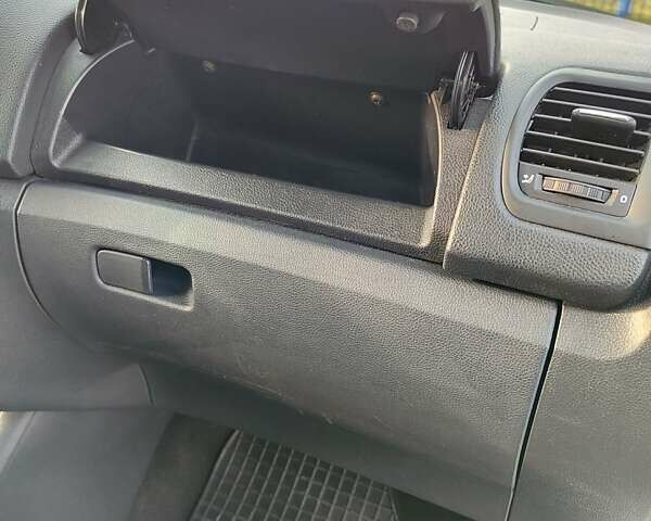 Зеленый Шкода Фабия, объемом двигателя 1.2 л и пробегом 193 тыс. км за 5500 $, фото 21 на Automoto.ua