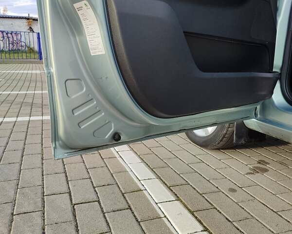 Зеленый Шкода Фабия, объемом двигателя 1.2 л и пробегом 193 тыс. км за 5500 $, фото 18 на Automoto.ua